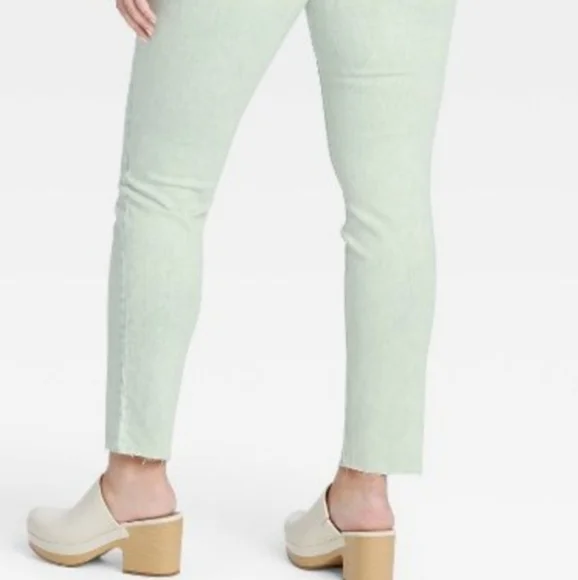 Women's High-Rise Skinny Jeans - Universal Thread™ - Picture 7 of 7